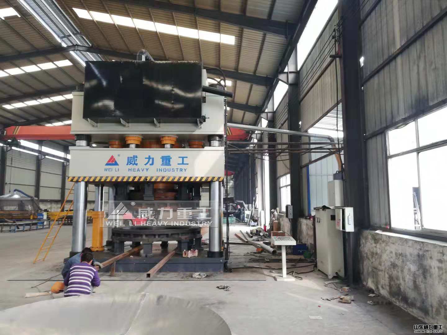 3000噸油壓機安裝調試現(xiàn)場